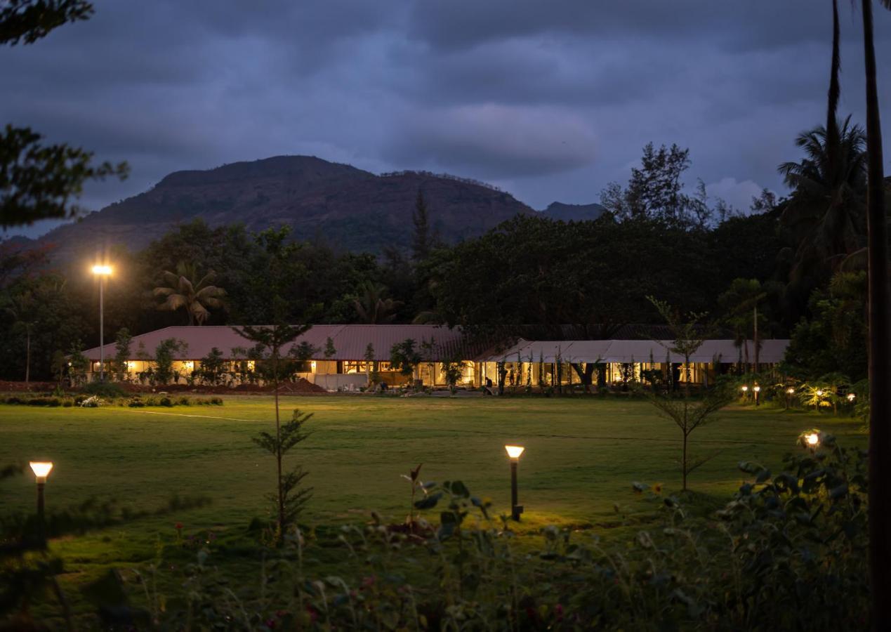 Hotel Oleander Farms, Karjat Exteriér fotografie
