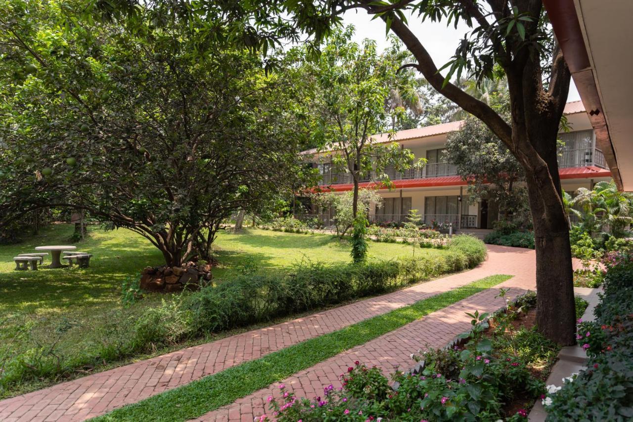 Hotel Oleander Farms, Karjat Exteriér fotografie