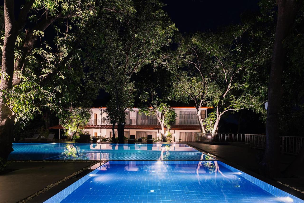 Hotel Oleander Farms, Karjat Exteriér fotografie